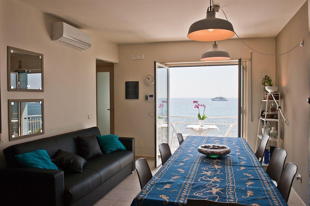 Nina B&B Giardini Naxos Bagian luar foto