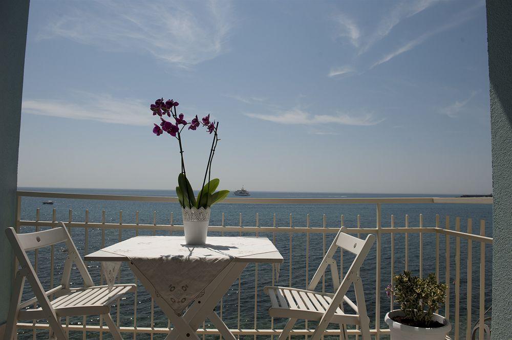 Nina B&B Giardini Naxos Bagian luar foto