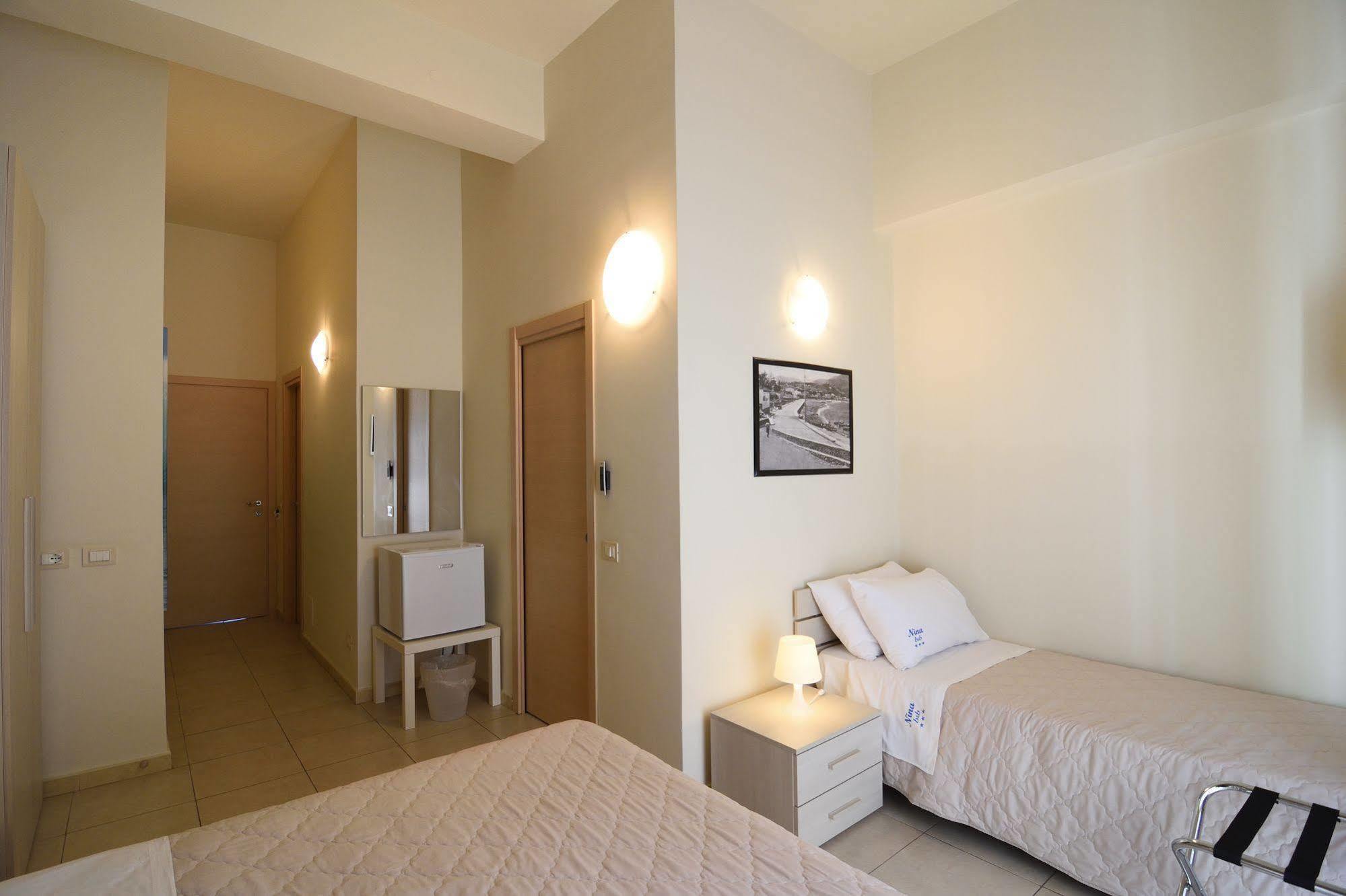 Nina B&B Giardini Naxos Bagian luar foto