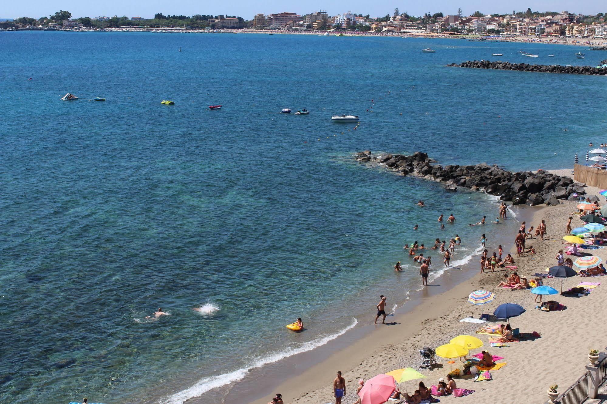 Nina B&B Giardini Naxos Bagian luar foto